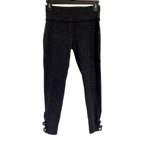 Beyond Yoga Space Dye Circle Cut-Out Capri Leggings Size S‎